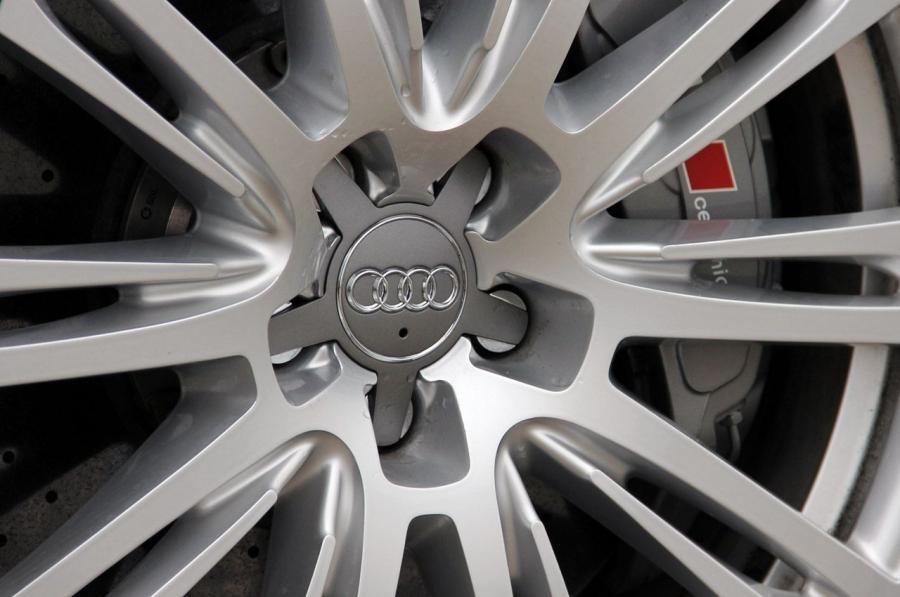 Колеса Audi S8 (D4) 2012 года  (WW) (фото 24 из 36)